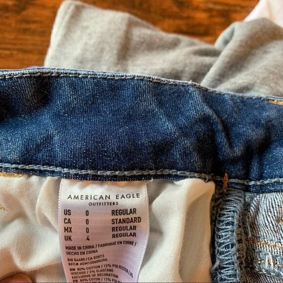 American Eagle AEO Curvy Hi Rise Jegging Jeans Destroyed Distressed Size 0 - Picture 9 of 10